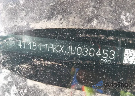 2018 Toyota Camry Le z USA, uszkodzony, nr VIN 4T1B11HKXJU030453